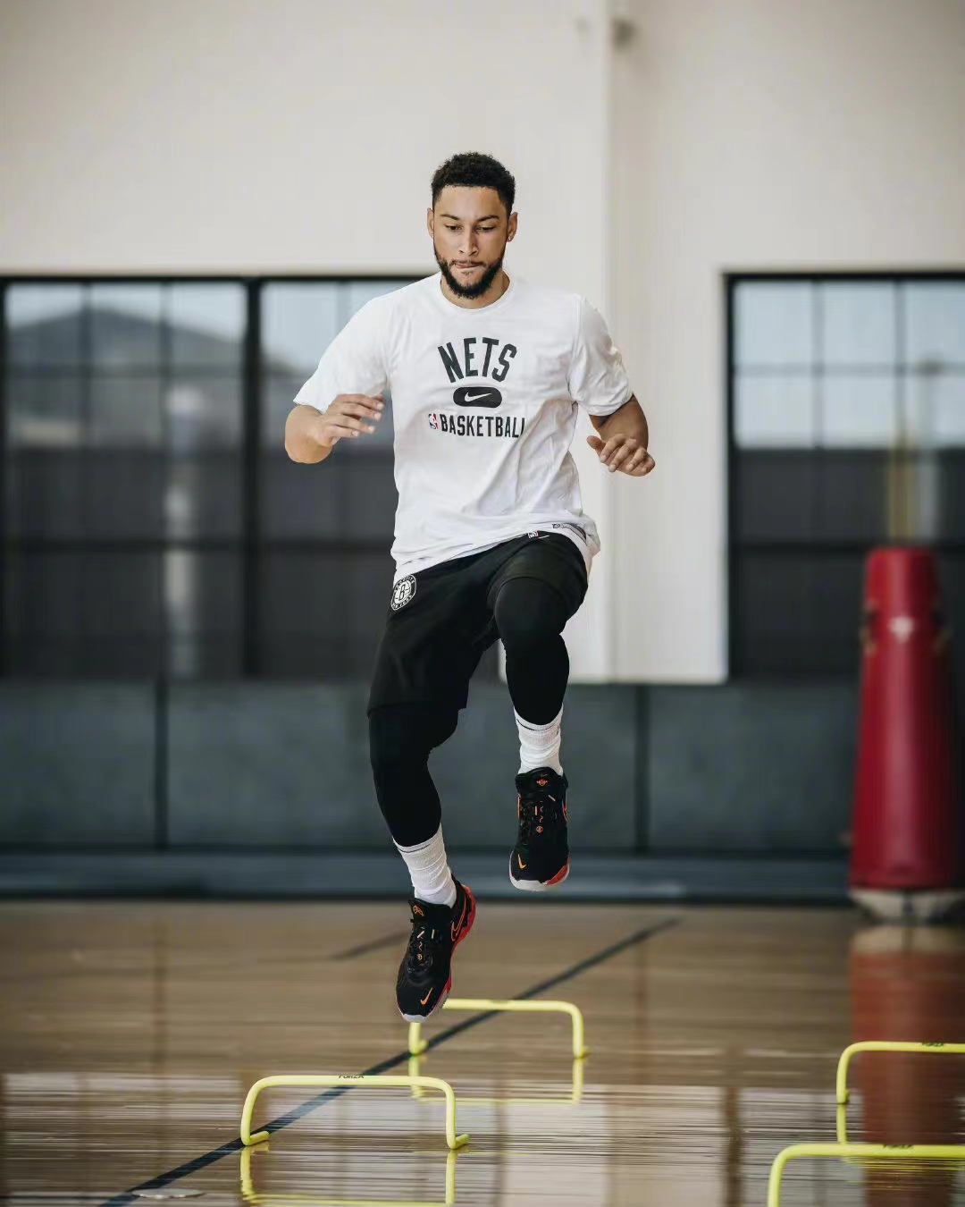 竞彩NBA-本·西蒙斯防守能力(本西蒙斯最佳防守一阵)