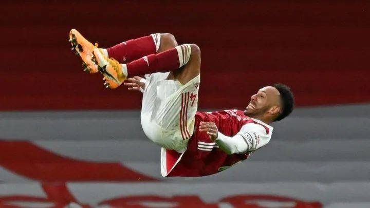 竞彩NBA-奥巴梅扬射門(mén)靴定制过程的簡(jiǎn)单介绍